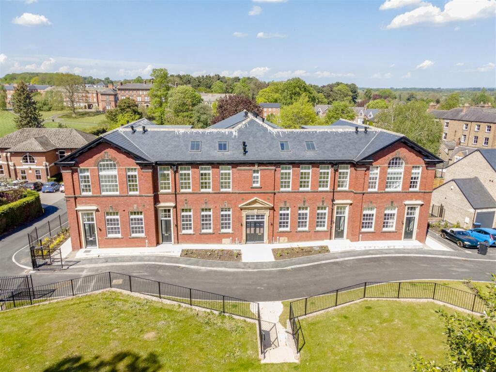 3-bed flat on College Road, Ripon, £335,000