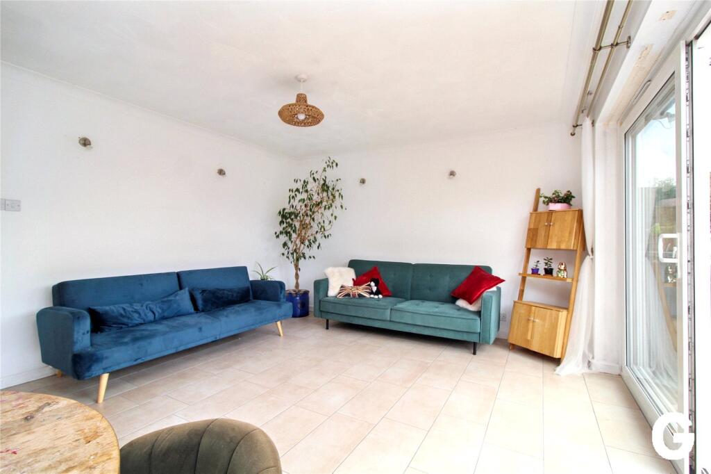 House in Ringwood - More