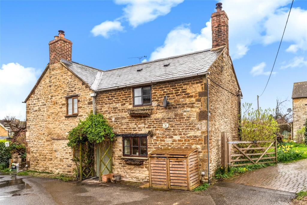 Main image of property: The Close, Greatworth, Banbury, Oxfordshire, OX17