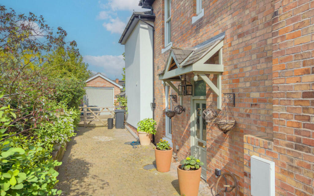 #WelcomeHome to: Lassington, 53 Battenhall Road, Worcester, WR5 2BP photo 4