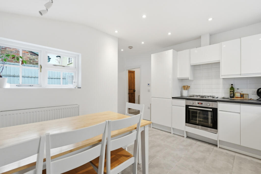 House in Bishop's Stortford, Hockerill - View 4