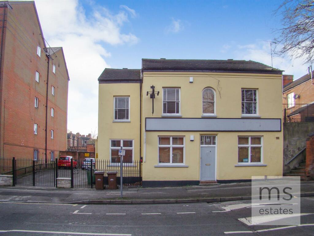 Main image of property: Saracen's Head, North Sherwood Street, Nottingham