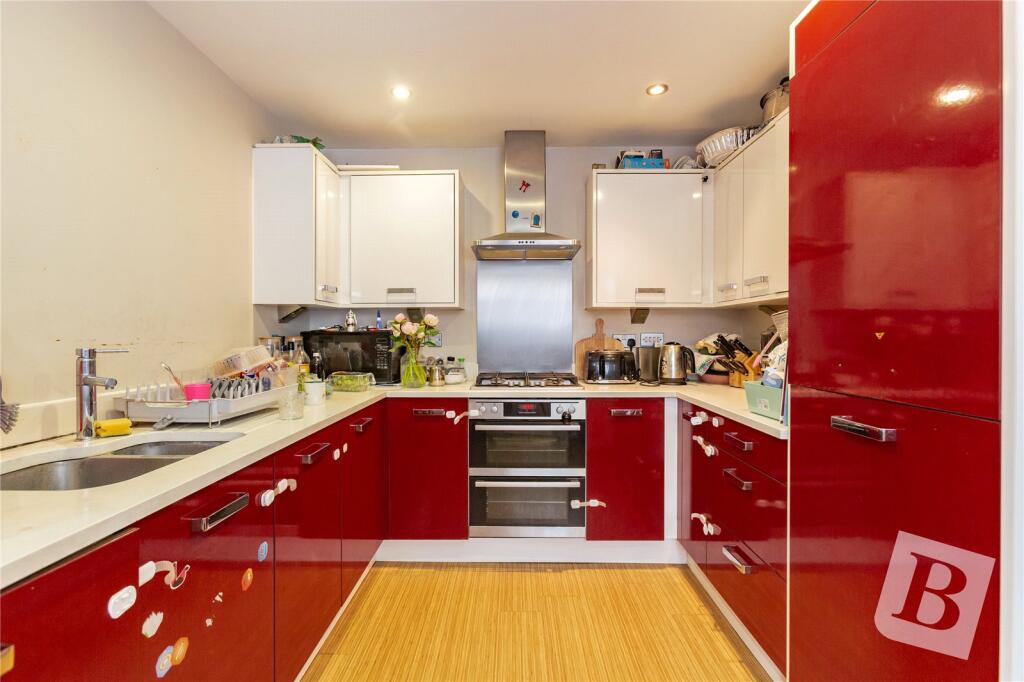 Mellowes Road, Hornchurch, RM11 photo 2