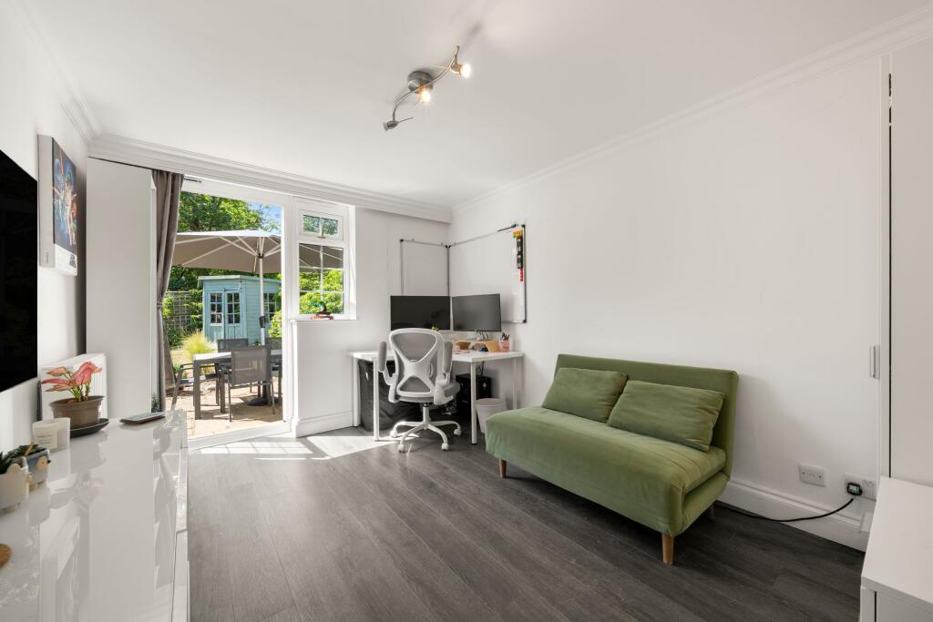 Mercer Close, Thames Ditton, KT7 - More