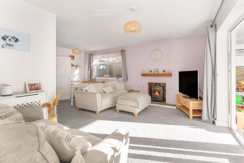 42, Molyneux Drive, Bodicote  photo 3