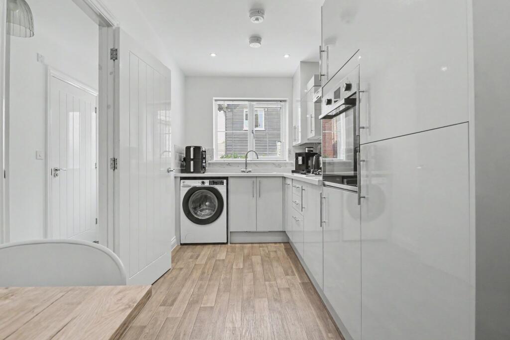 House in Eastleigh, Fair Oak and Horton Heath - View 4