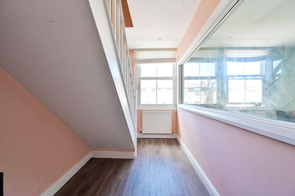 Apartment in London - View 4