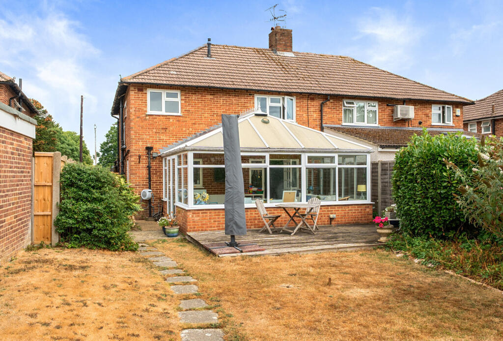 House in Reigate and Banstead, Horley - View 2