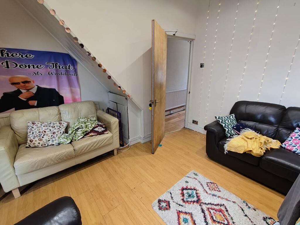 House in Cardiff, Maindy, Cathays - View 3