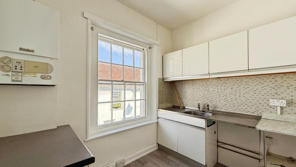 Apartment in Westbury, Leigh Park - View 2