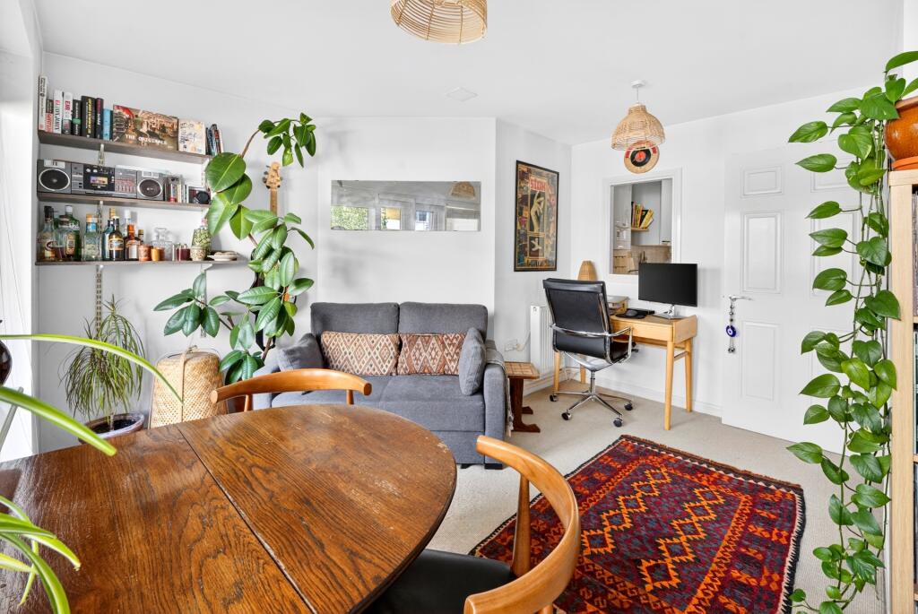 Apartment in London - View 5