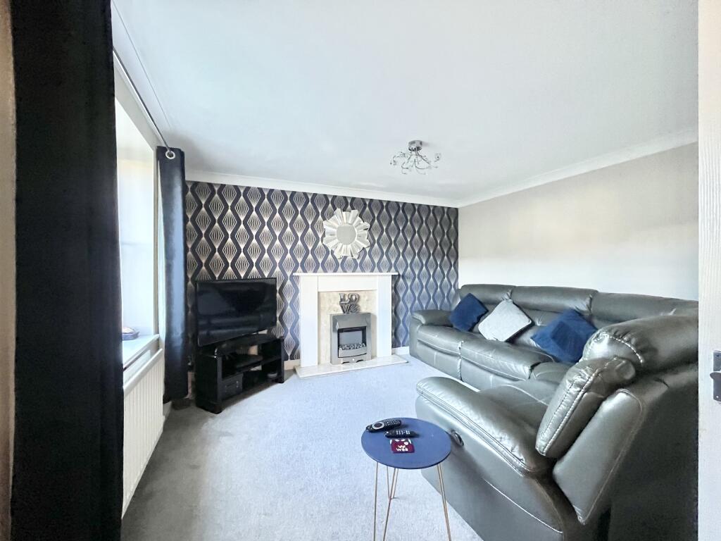 Additional image 2 of Hawks Rise, Yeovil, Somerset - Four Double Bedrooms