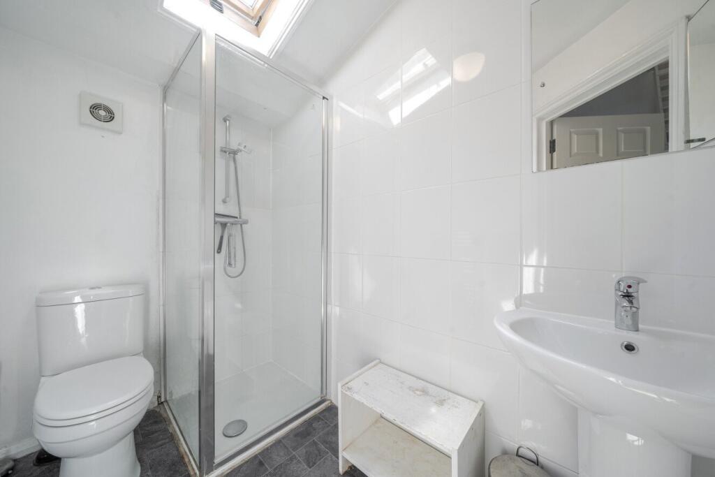 Apartment in London - View 5