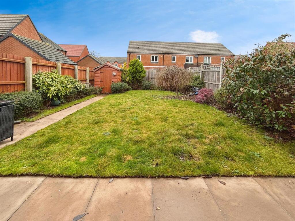 Pentland Crown Place, Bishops Tachbrook, Leamington Spa photo 4