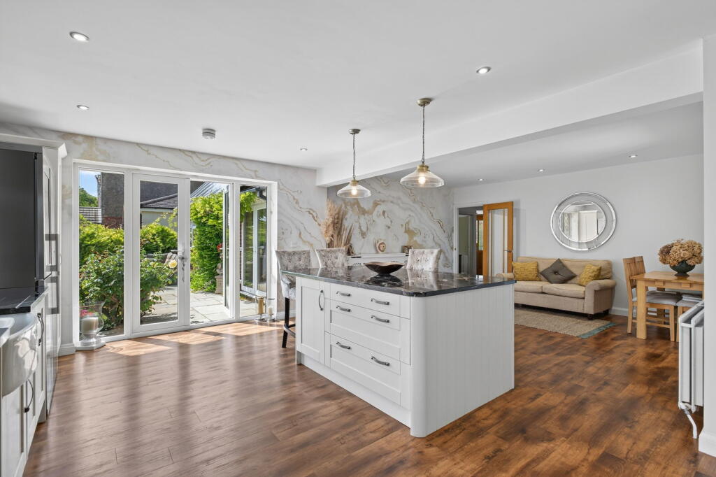 Kingsley Avenue, Kettering, NN16 - More