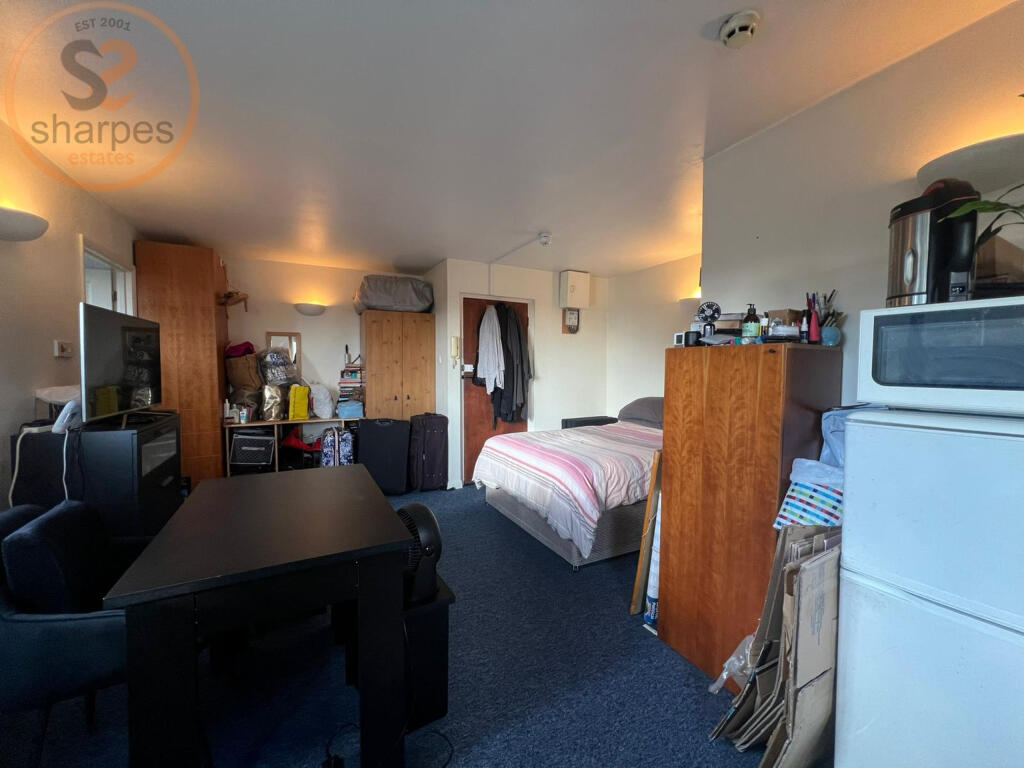 Main image of property: Ravensbury Court, 6 Bishopsford Road, Morden, Surrey