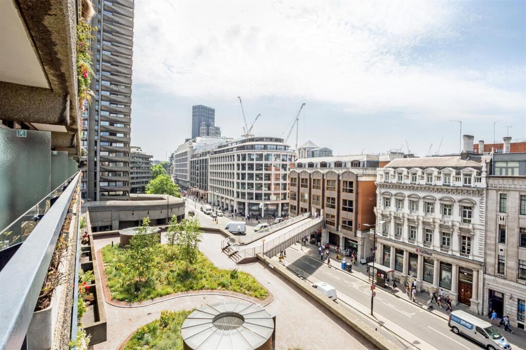Apartment in London, Barbican Estate, City of London - View 2