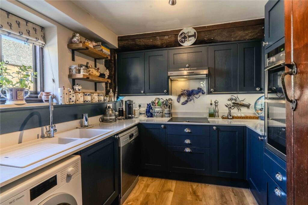 House in Worcester - View 3