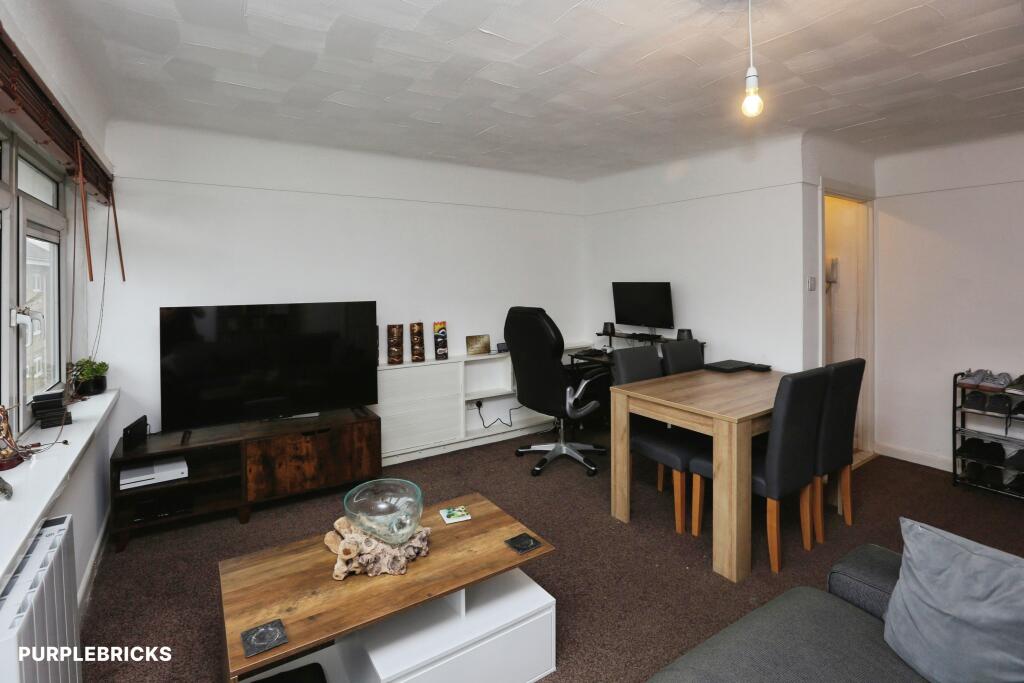 Apartment in Southampton, Redbridge - View 4