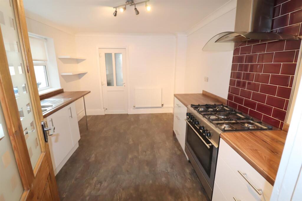 House in Hull - View 3
