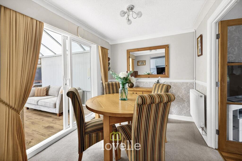 House in Grimsby, Great Coates - More