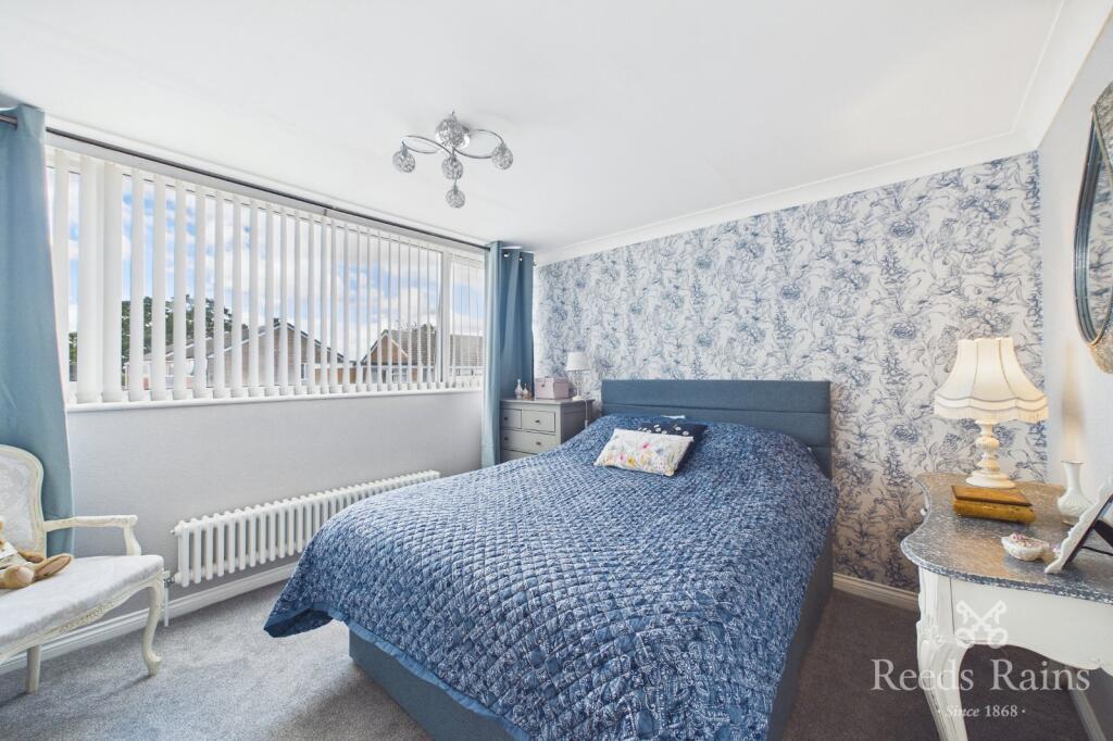 House in Wakefield, Featherstone - View 4