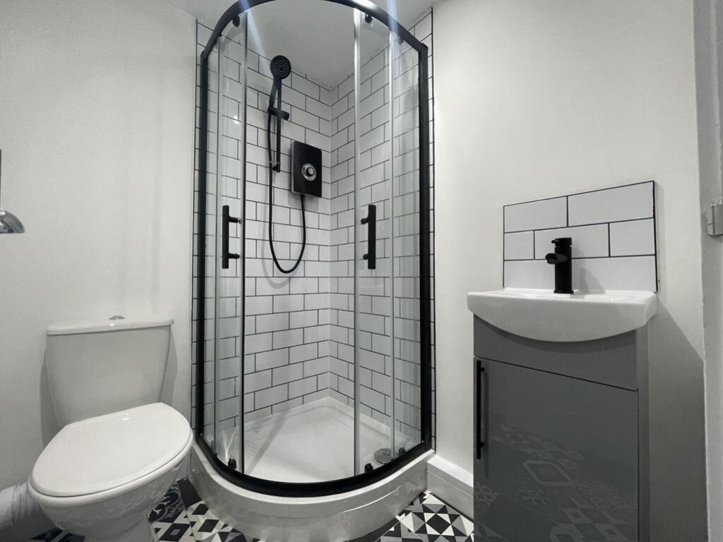 House in Nottingham, Beeston - View 5