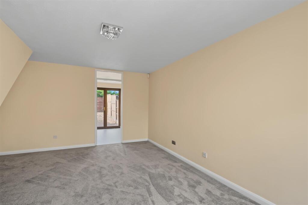 House in Nottingham, Stapleford - View 3