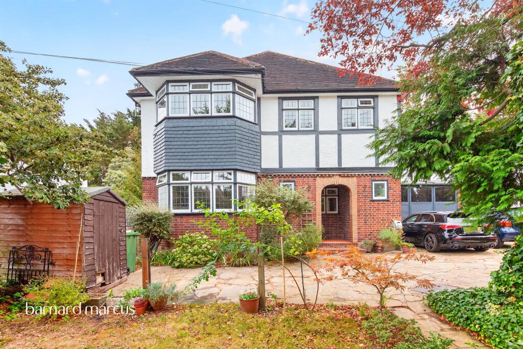 3-bed house on Hayland Close, London, £570,000