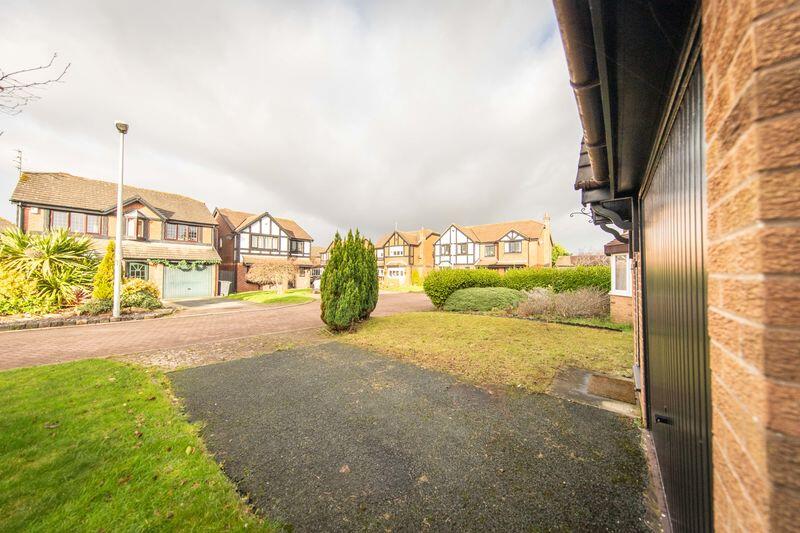 18 Mallard Court, Herons Reach, Lancs FY3 8FF photo 3