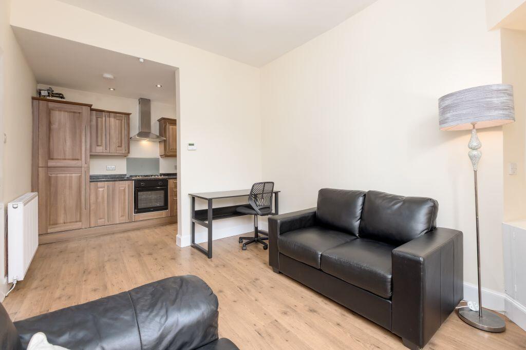 Apartment in Edinburgh, Gorgie - View 3