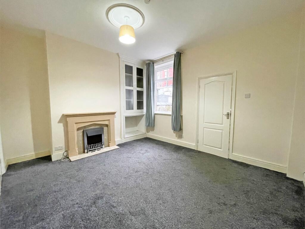 House in Oldham, Greater Manchester - View 4