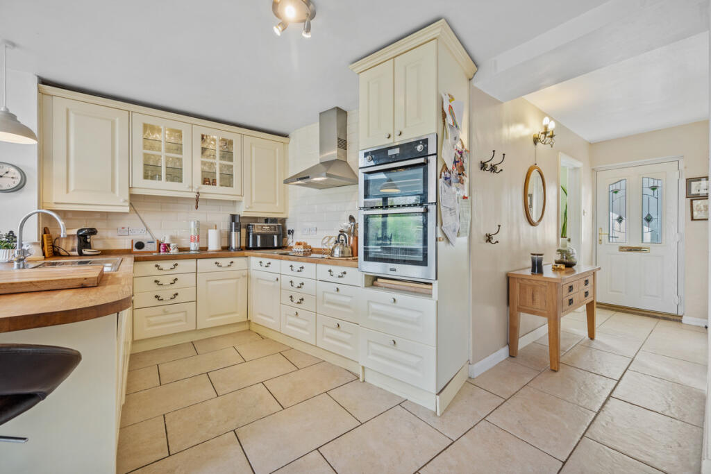 House in Wellingborough, North Northamptonshire - View 4