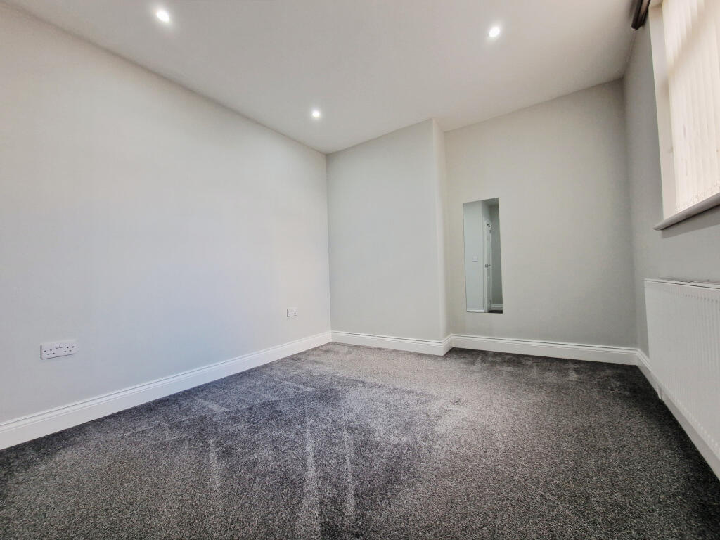 Apartment in Preston - More