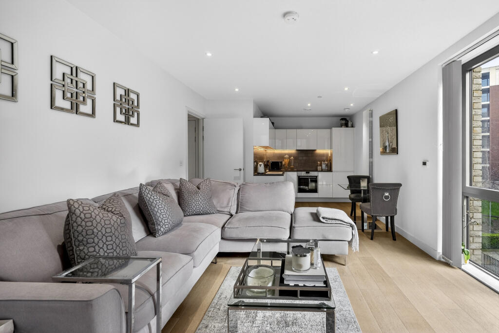 2-bed flat on 4 Cunningham Avenue, London, E16, £540,000