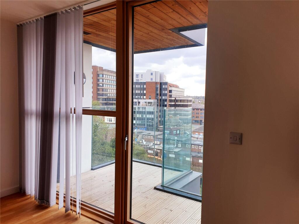 Apartment in Bromley - View 4