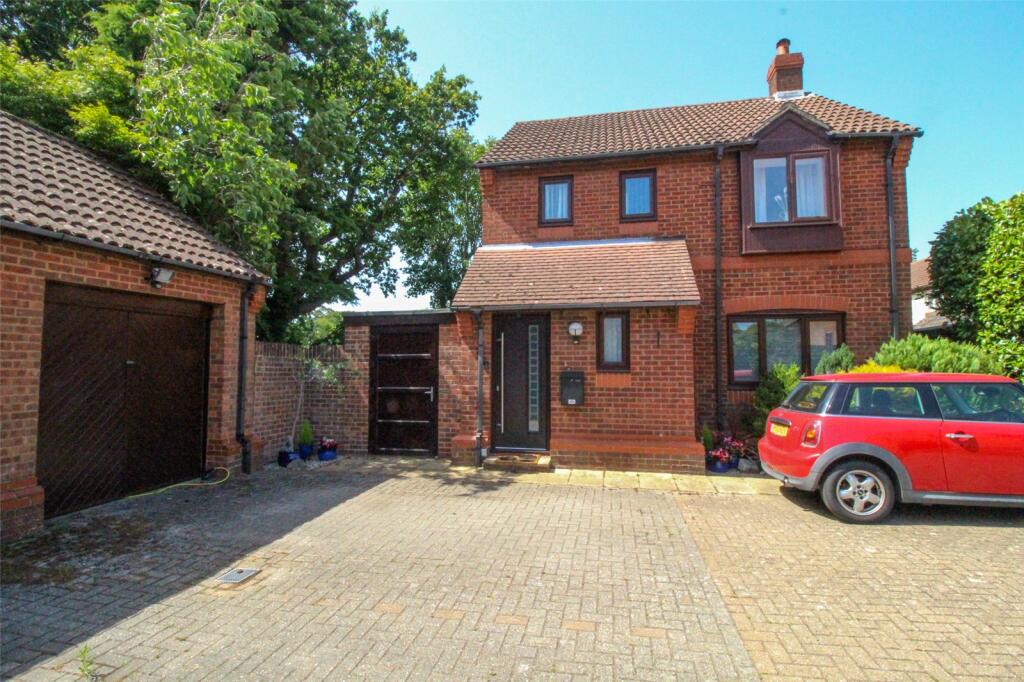 Main image of property: Barton Drive, Hamble, Southampton, Hampshire, SO31