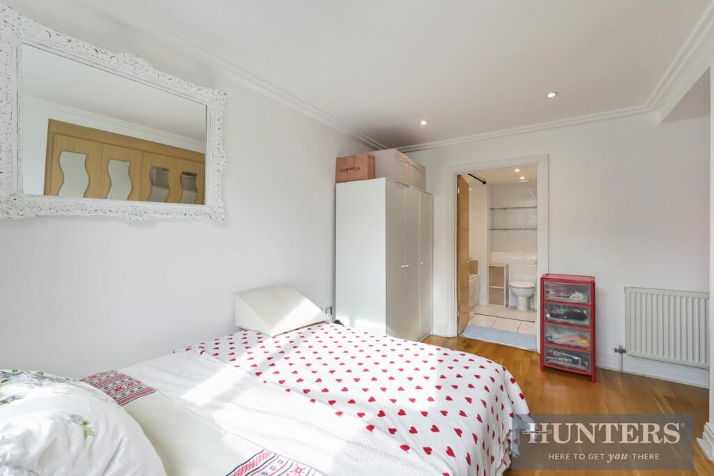 Apartment in London - More
