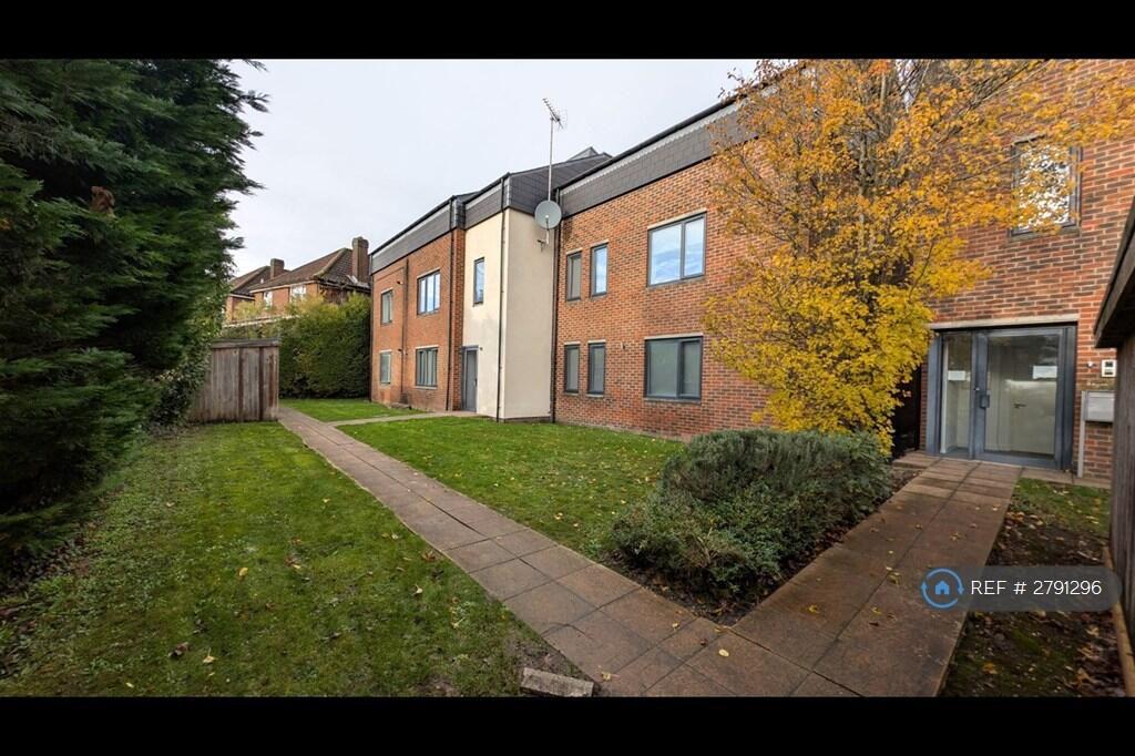 Main image of property: Glenfield Avenue, Southampton, SO18