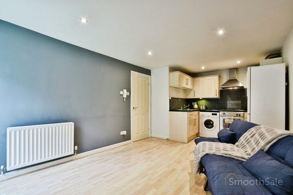 Apartment in Warrington - View 5