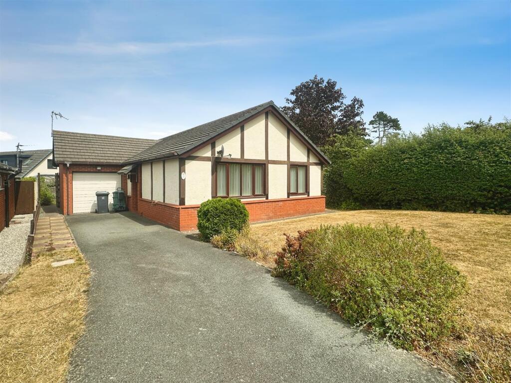 Main image of property: Glenfor, Abergele