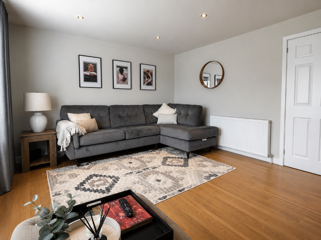 19 Holly Avenue, Stenhousemuir, Larbert, Stirlingshire, FK5 4DN photo 4