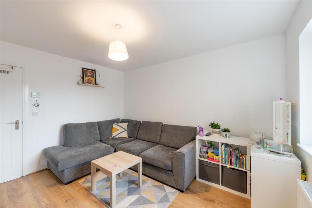 Beaumont Close, Shiremoor, NE27 photo 2