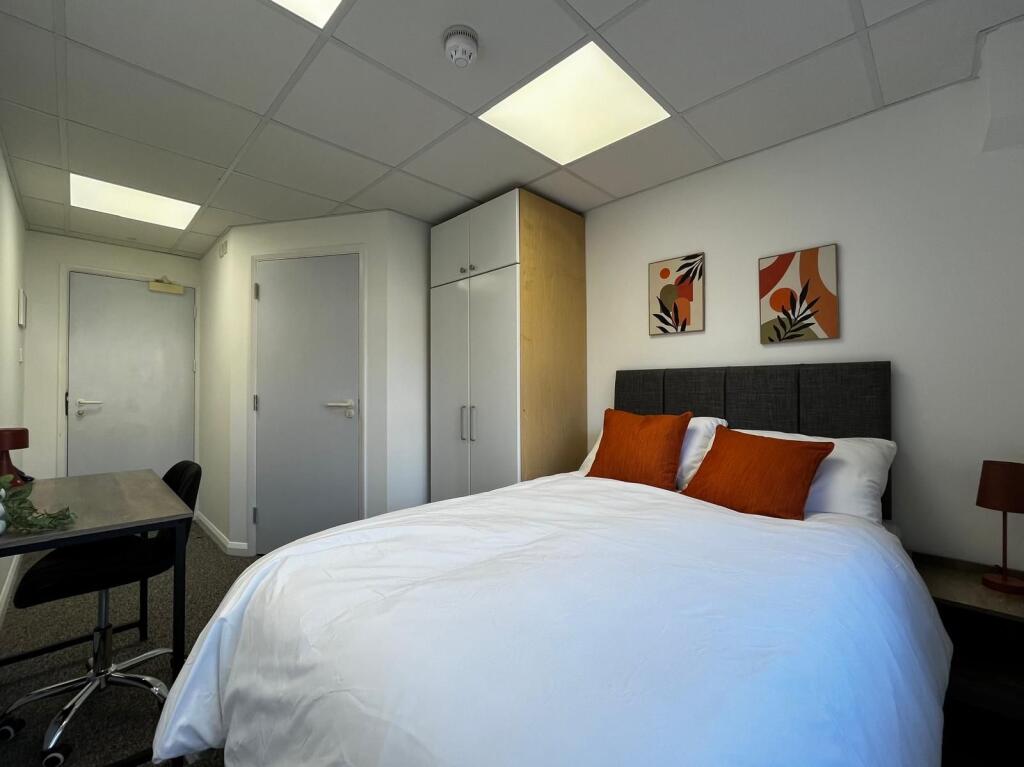 Main image of property: Wilbury Villas - P2043S47