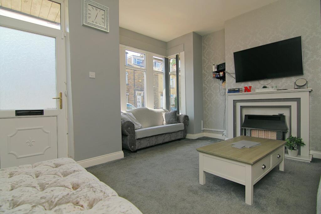 Deneside Terrace, Bankfoot, Bradford, BD5 photo 2