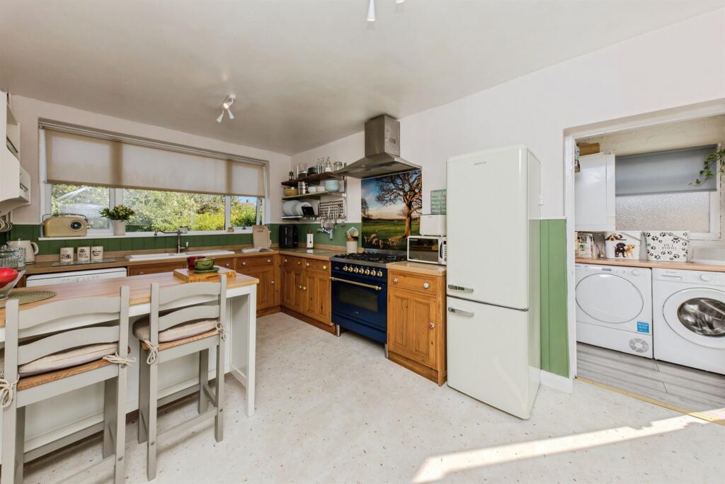 Uttoxeter Road, Kingstone, Uttoxeter - View 6