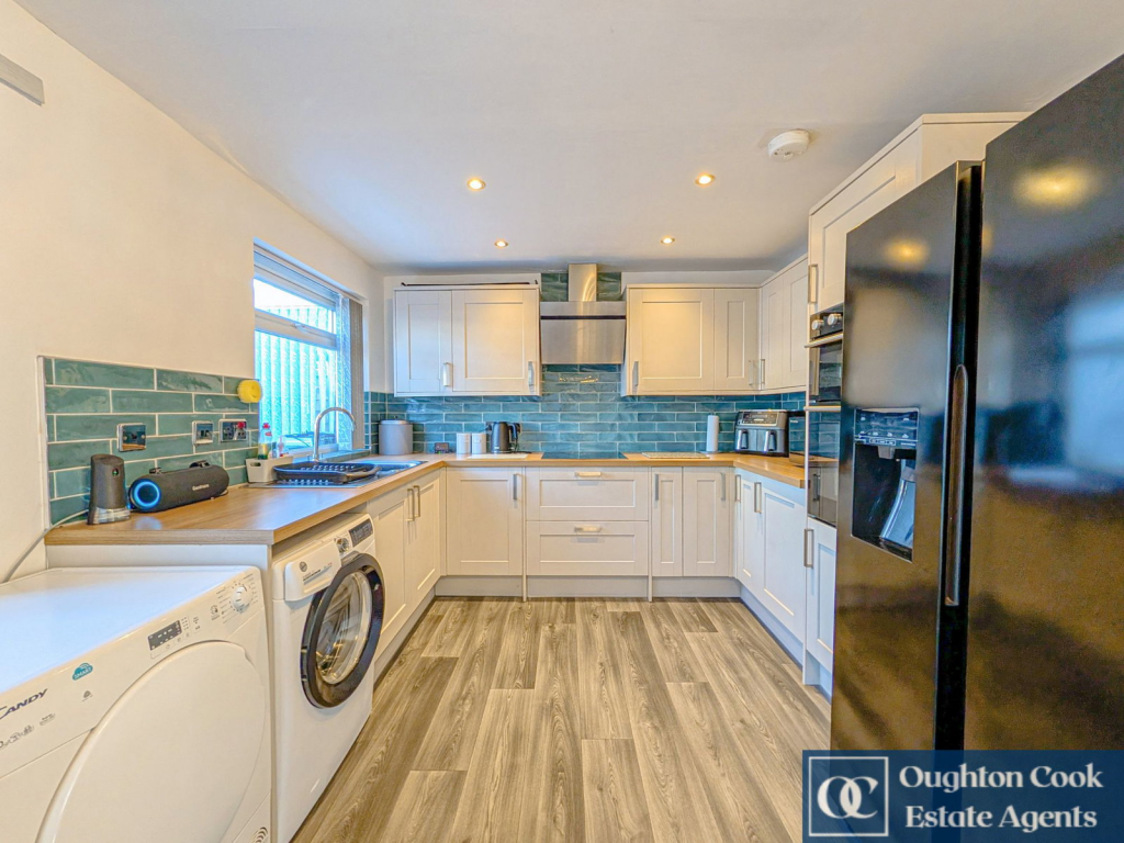 House in Nuneaton and Bedworth, Bermuda - View 5