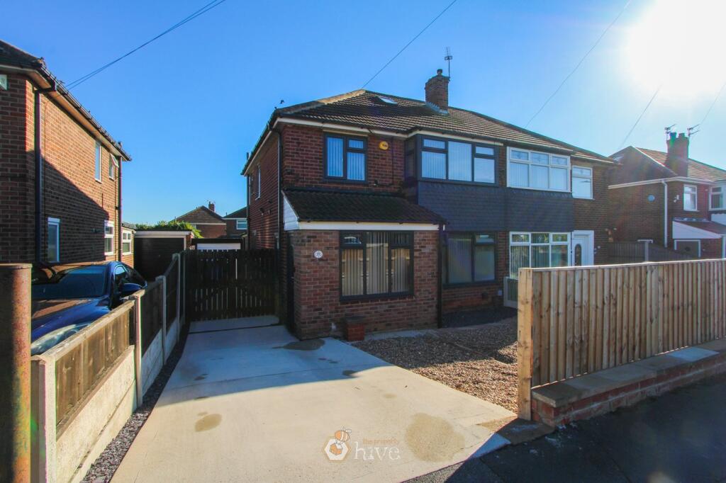3-bed semi-detached on Guest Lane, Warmsworth, Doncaster, DN4, £225,000