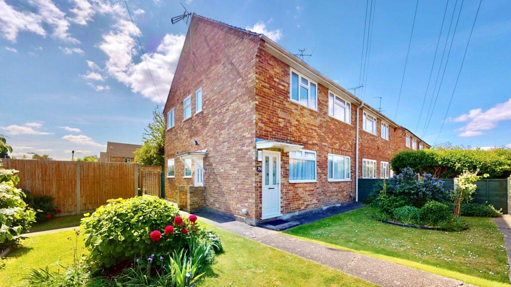 2-bed flat on Bury Avenue, Hayes, UB4, £325,000
