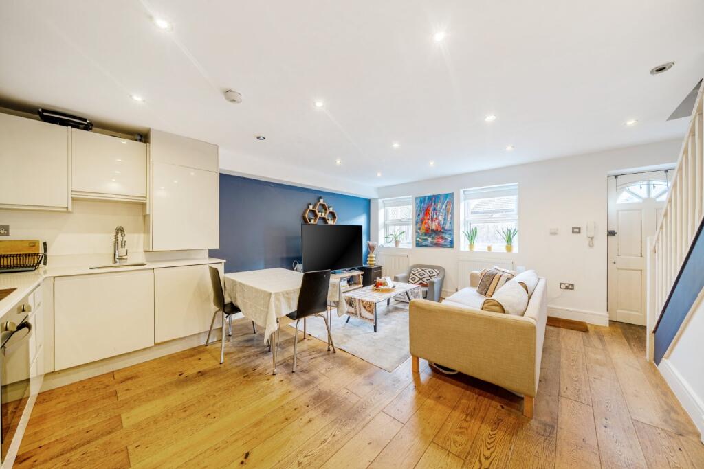 1-bed house on Kingston Road, Wimbledon, London, SW19, £450,000